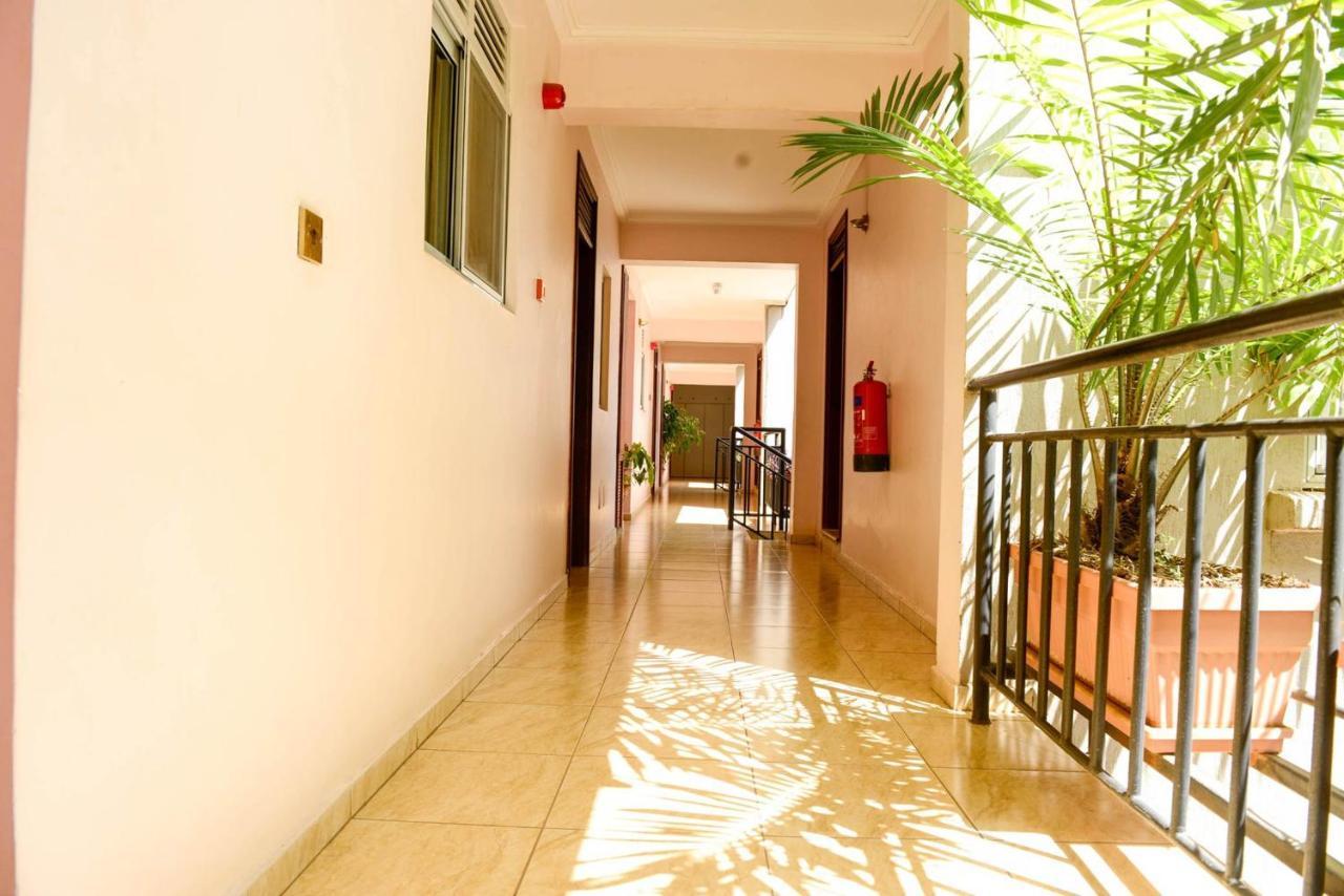 Room In Bb - Enjoy You Vacation Wail Staying In This Single Room Fit For 2 People Kigali Kültér fotó