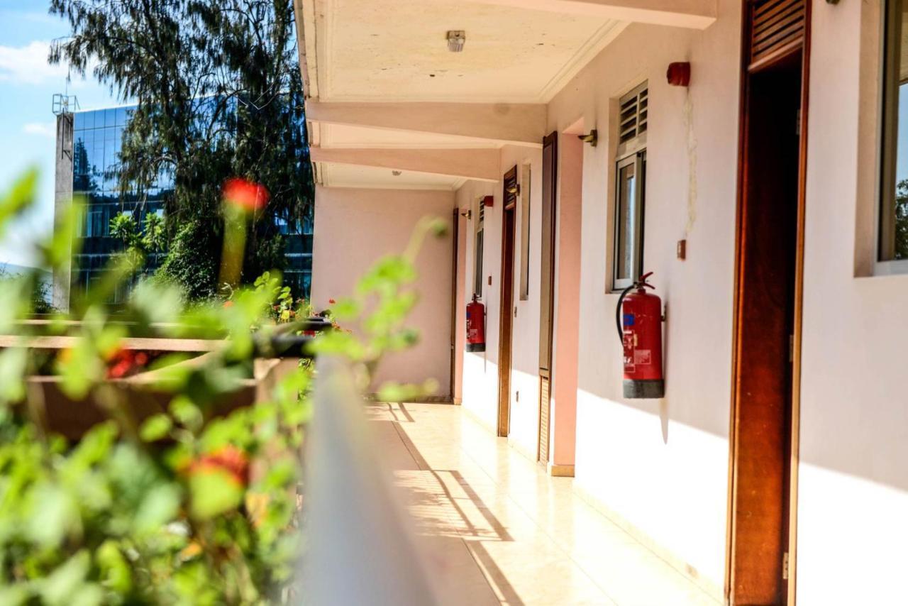 Room In Bb - Enjoy You Vacation Wail Staying In This Single Room Fit For 2 People Kigali Kültér fotó