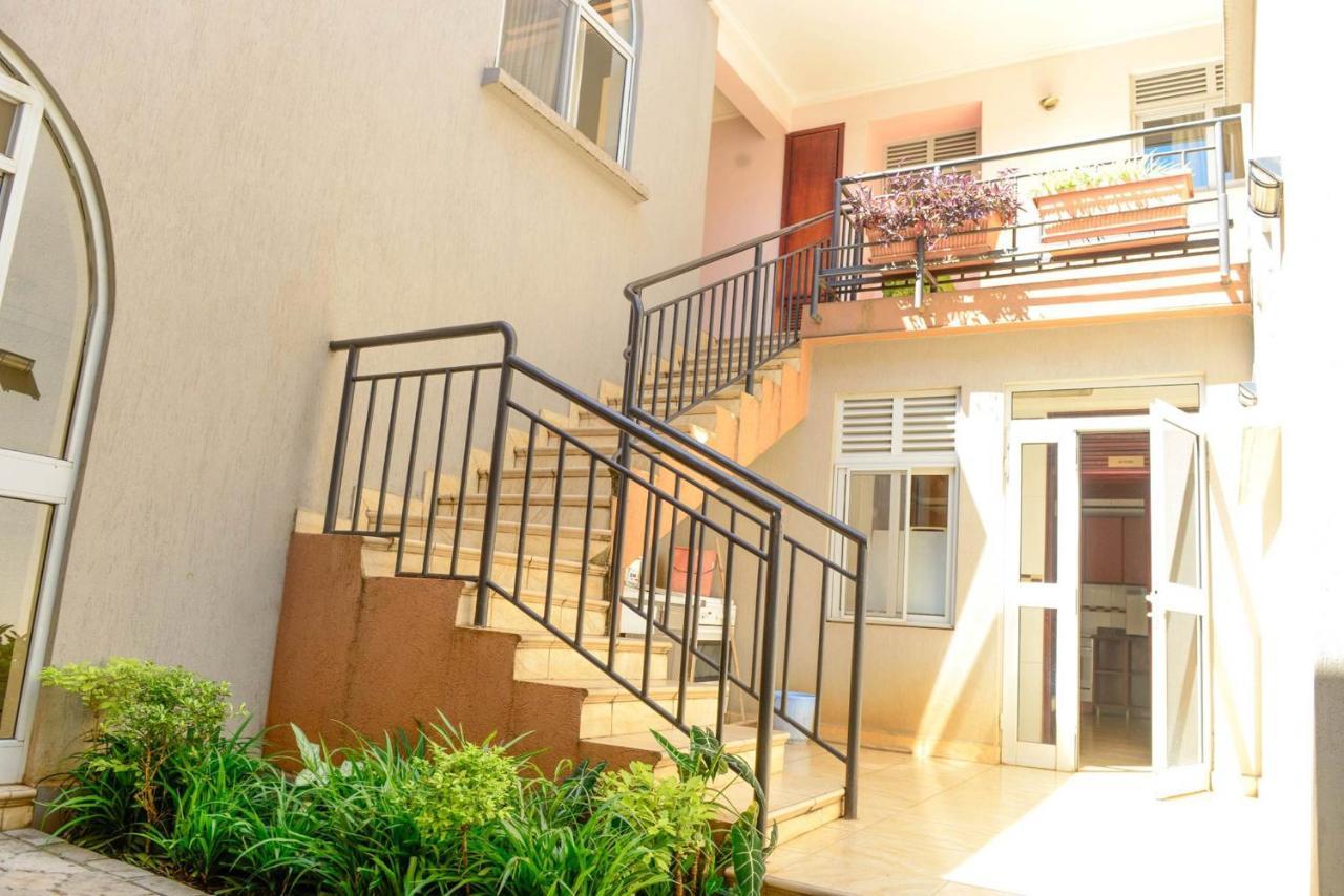 Room In Bb - Enjoy You Vacation Wail Staying In This Single Room Fit For 2 People Kigali Kültér fotó